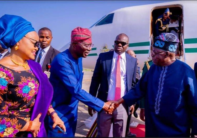 Tinubu arrives Lagos Tinubu arrives Lagos