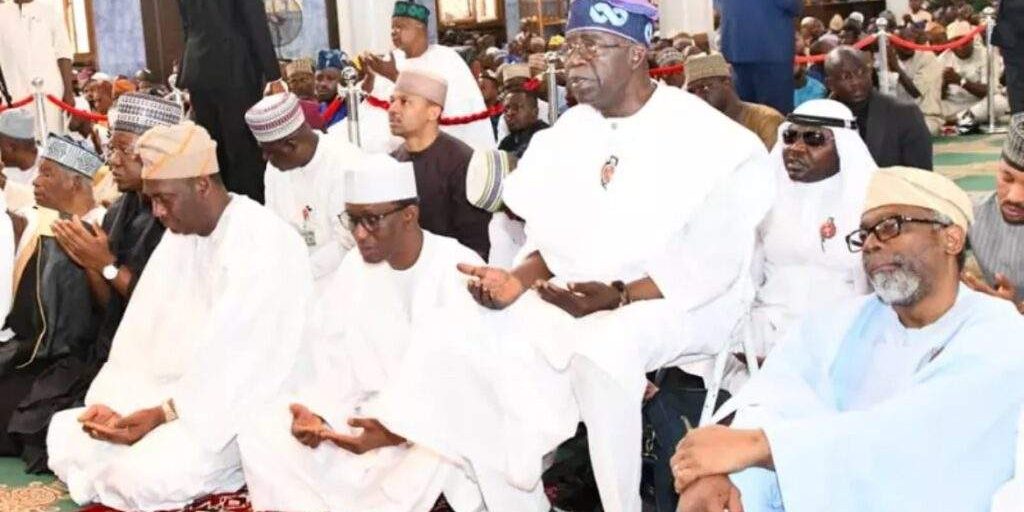 Tinubu attends Friday prayers with Lagos residents — Daily Nigerian Tinubu attends Friday prayers with Lagos residents — Daily Nigerian