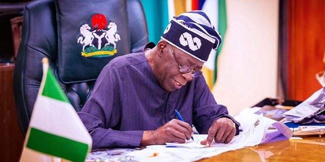 Tinubu signs N287tn 2024 Budget into law — Daily Nigerian Tinubu signs N287tn 2024 Budget into law — Daily Nigerian