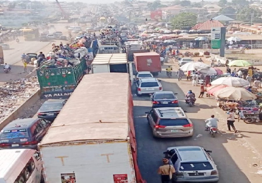 Commuters stuck in Gridlock on Lokoja–Abuja highway