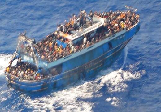 Tragedy off Samos 3 die 5 rescued in migrant boat Tragedy off Samos 3 die 5 rescued in migrant boat