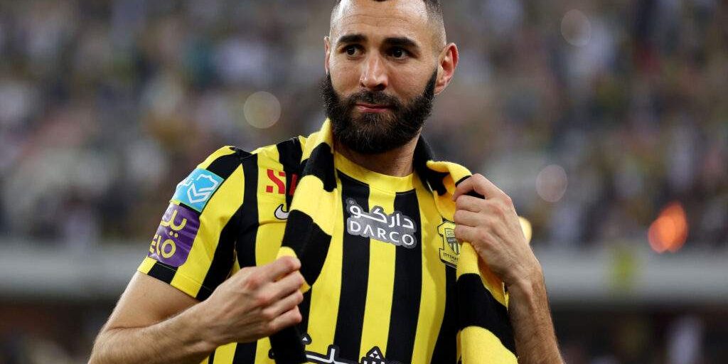 Transfer Benzema in shock move to Man Utd this January Transfer Benzema in shock move to Man Utd this January