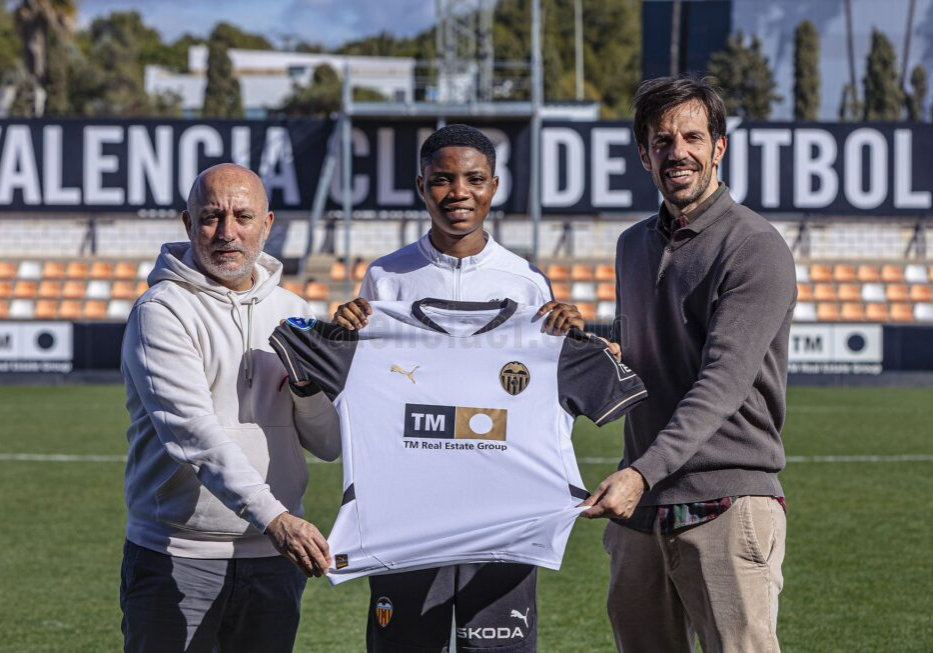 Transfer: Valencia sign Nigerian forward, Ezekiel