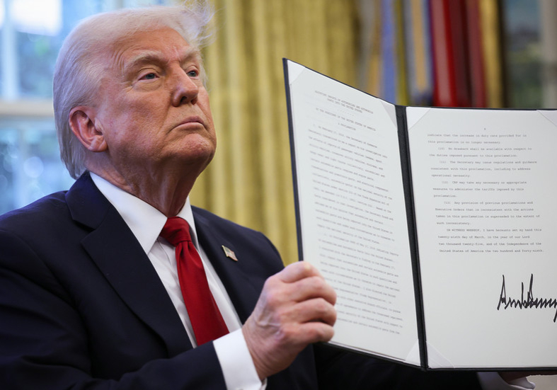 Trump to warn more than 150 nations of new tariffs — RT World News