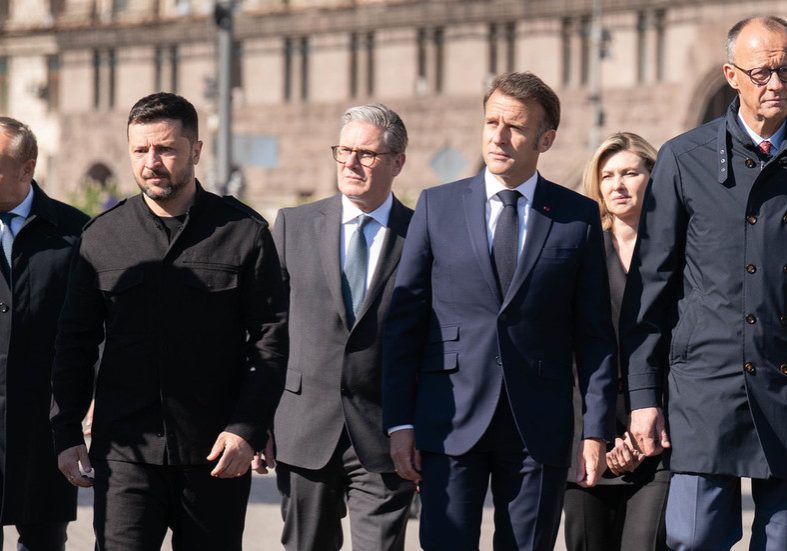 Trump Hosts Zelensky, EU Leaders for Ukraine Talks Post-Alaska Summit Trump plans White House meeting with Zelensky and European leaders – NYT — RT World News