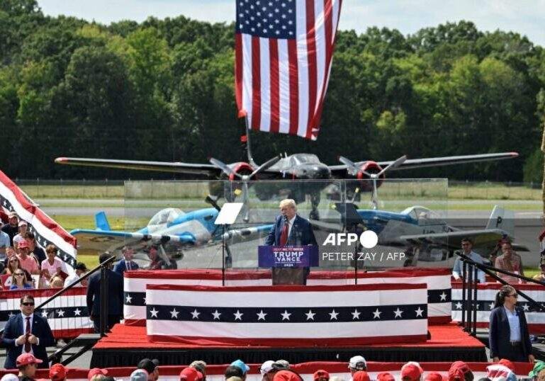 Trump Slams Harris at NC Rally, Warns of World War Trump Slams Harris at NC Rally, Warns of World War