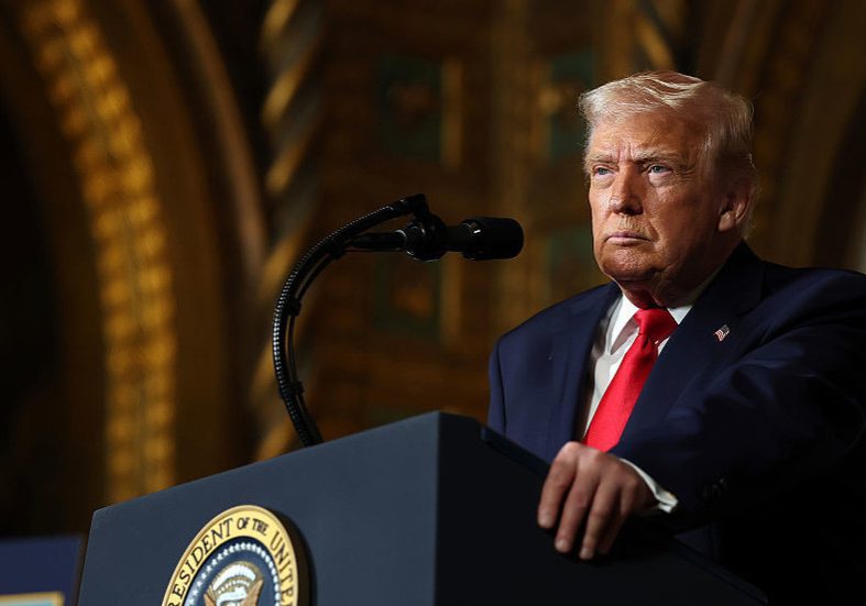 Trump tells Colombian president to ‘watch his a**’ — RT World News