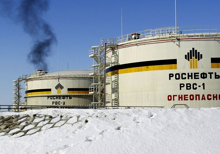 US President Trump urges all NATO countries to stop buying oil from Russia