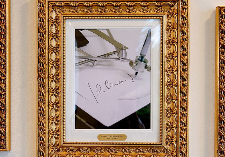 Trump moves to void Biden-era executive orders signed by autopen — RT World News