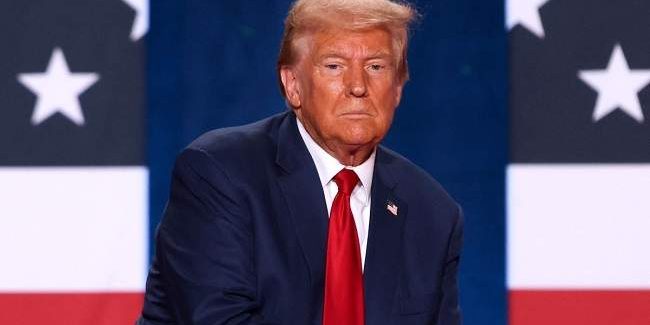 Trump claims illegal immigrants bring 'bad genes' to US Trump claims illegal immigrants bring 'bad genes' to US