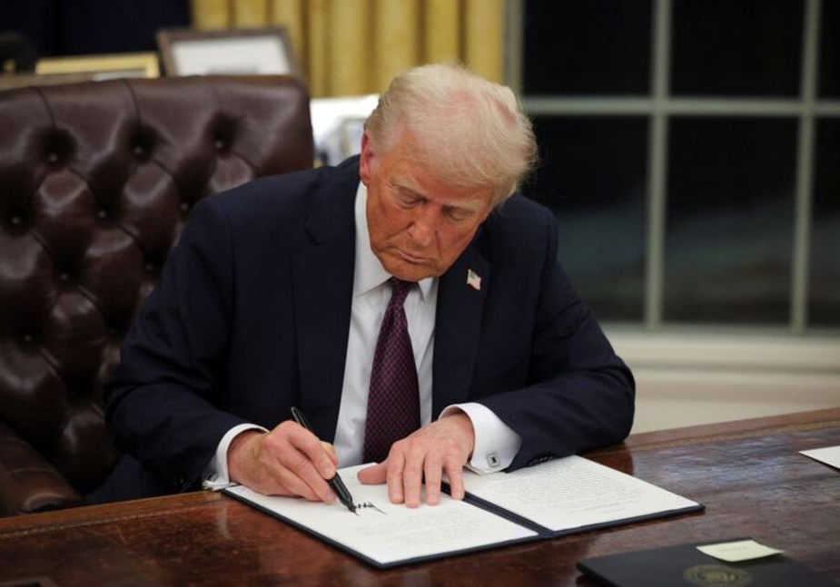 Trump sacks hundreds of workers in weather forecasts, commercial fisheries, Trump sacks hundreds of workers in weather forecasts, commercial fisheries, others