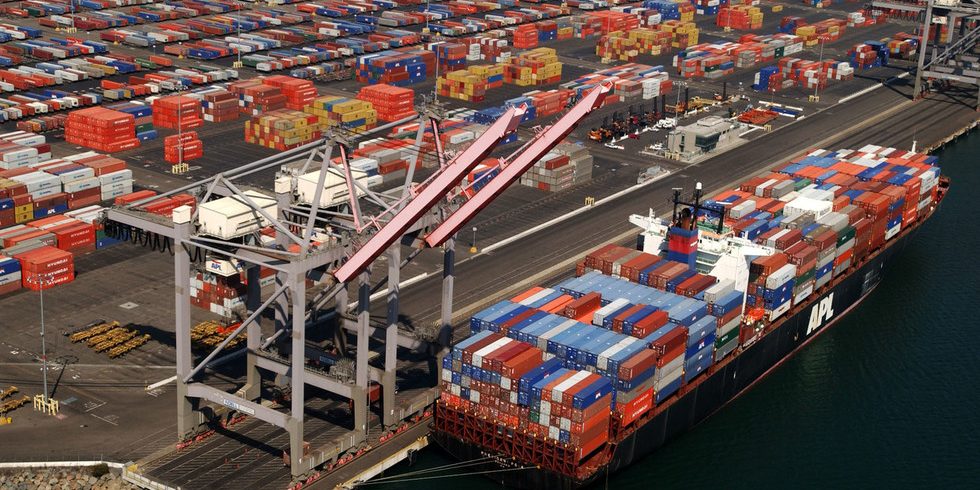 Trump’s Reciprocal Tariffs Target 70 Nations with Up to 41% Trump’s new sweeping tariffs take effect — RT World News