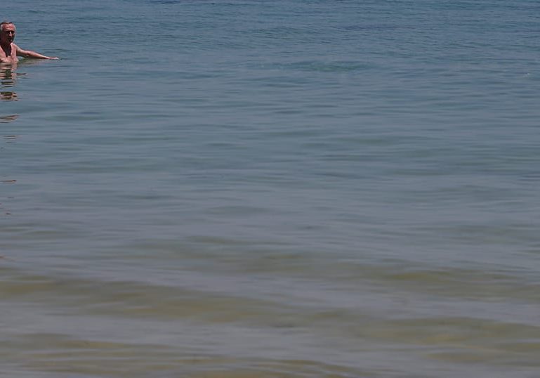 Tunisia: Swimmers celebrate New Year with plunge in cold sea