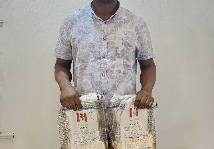 Turkey-boubd Angolan businessman nabbed at Kano airport with 120 wraps Turkey-boubd Angolan businessman nabbed at Kano airport with 120 wraps of cocaine