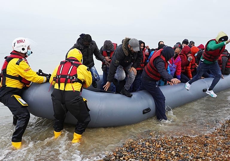 UK restricts DRC visas over migrant return row