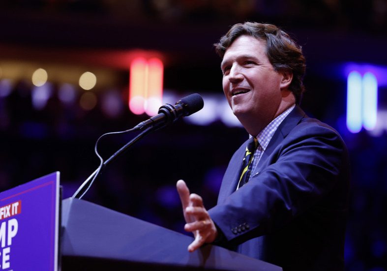 Tucker Carlson blasts Trump over Iran attack — RT World News
