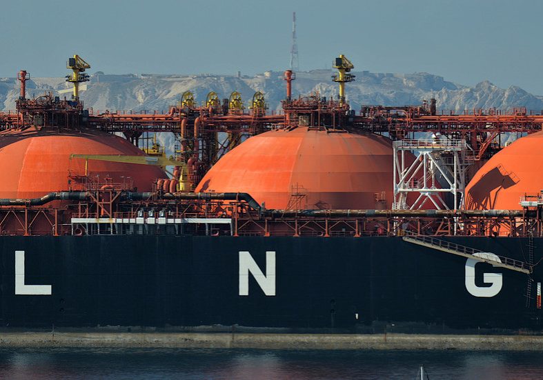 Poland in talks to channel US LNG to Ukraine and Slovakia – Reuters — RT Business News