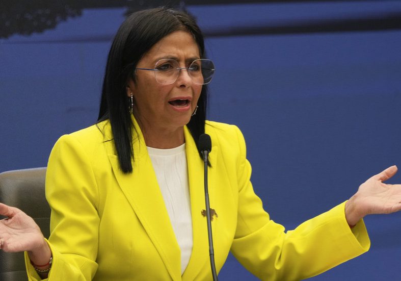 Venezuela responds to Trump’s oil blockade — RT World News