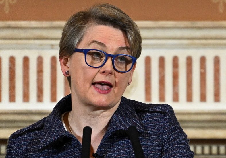 UK urges Western Europe to arm Ukraine instead of talk to Russia — RT World News