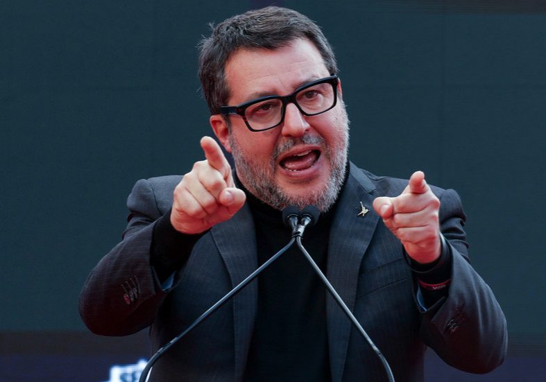 Italian deputy PM tells Zelensky to agree to peace — RT World News