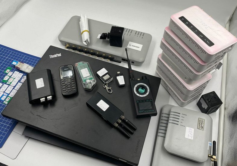 Ukrainians detained in Poland with spying equipment Ukrainians ‘with spy equipment’ arrested in EU — RT World News