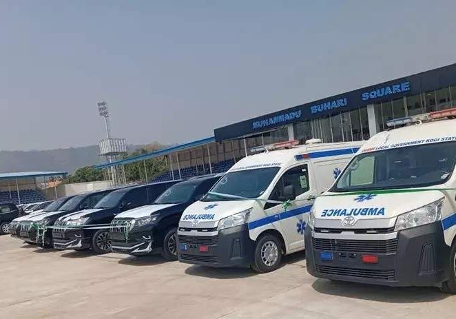 Yahaya Bello presents 40 SUVs 25 ambulances to Kogi lawmakers