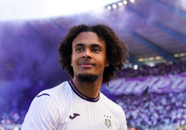 Zirkzee Eyeing Manchester United's No.9 or No.11 Shirt, But Rasmus