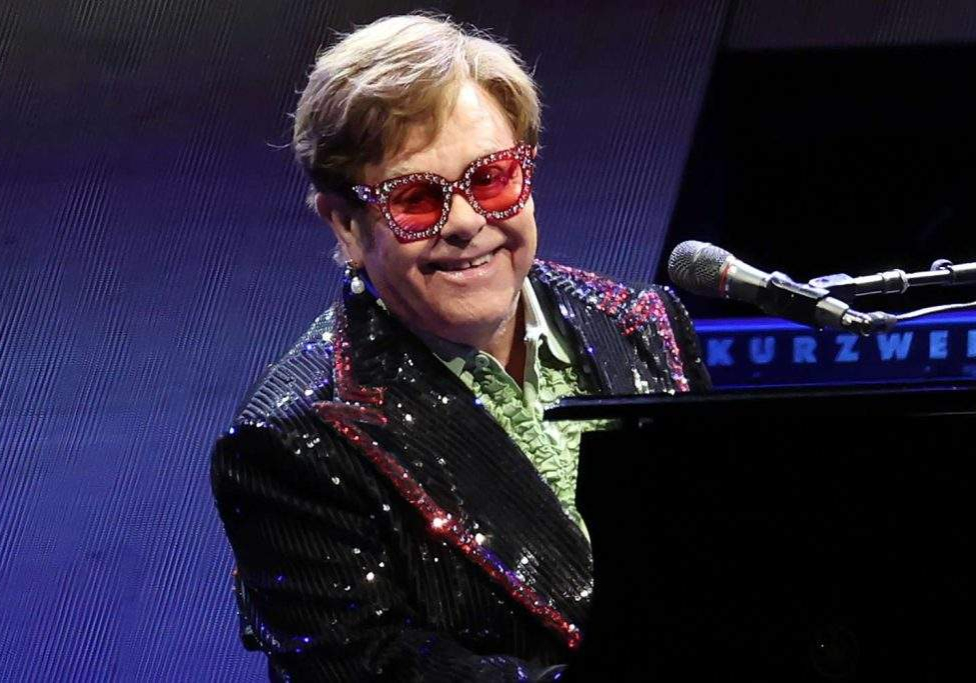 elton john auction 011124 2 511538cf25e3470bac84dd29ce8c7672 1024x683 elton john auction 011124 2 511538cf25e3470bac84dd29ce8c7672 1024x683