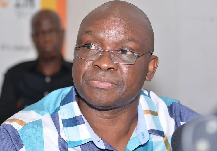 Money laundering: Fayose eats Amala with bricklayers to celebrate court victory (VIDEO)