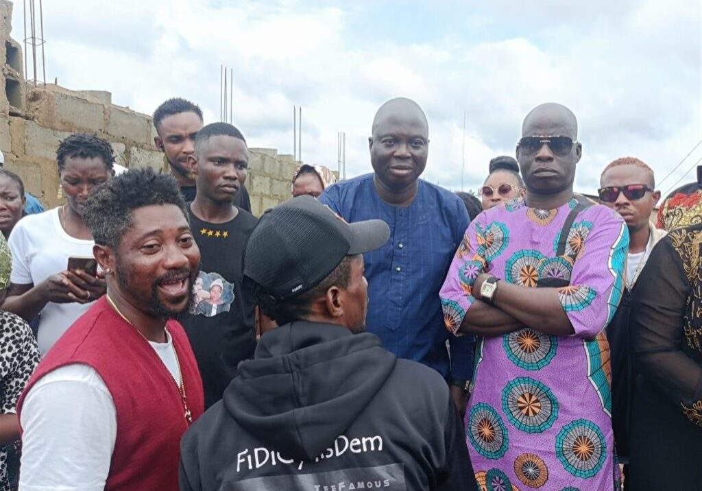 61569 mr latin barred from paying his last respects to murphy afolabi by area boys