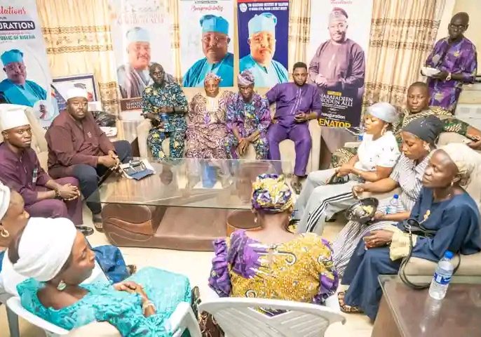 2027: Oyo guber aspirant, Alli meets ward executives ahead of Friday's declaration