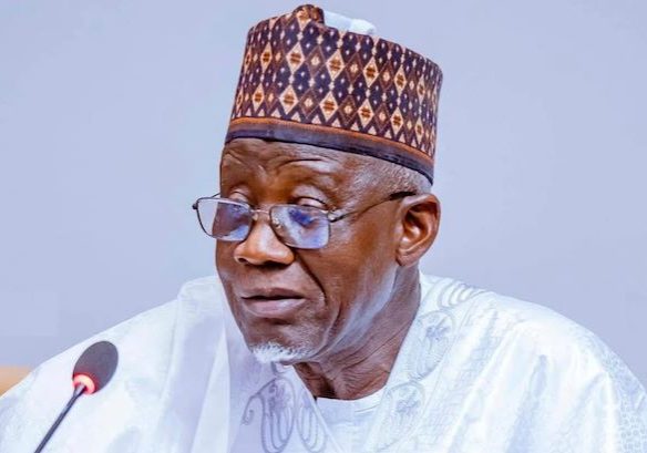 FG gives update on Dangote Refinery, PENGASSAN closed-door meeting