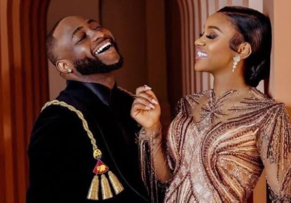 Davido fumes after being call out for allegedly owing wedding planner $50,000