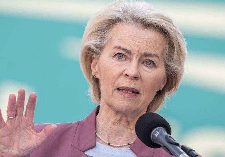 Von der Leyen under fire over ‘double standards’ (PHOTOS/VIDEO) — RT World News