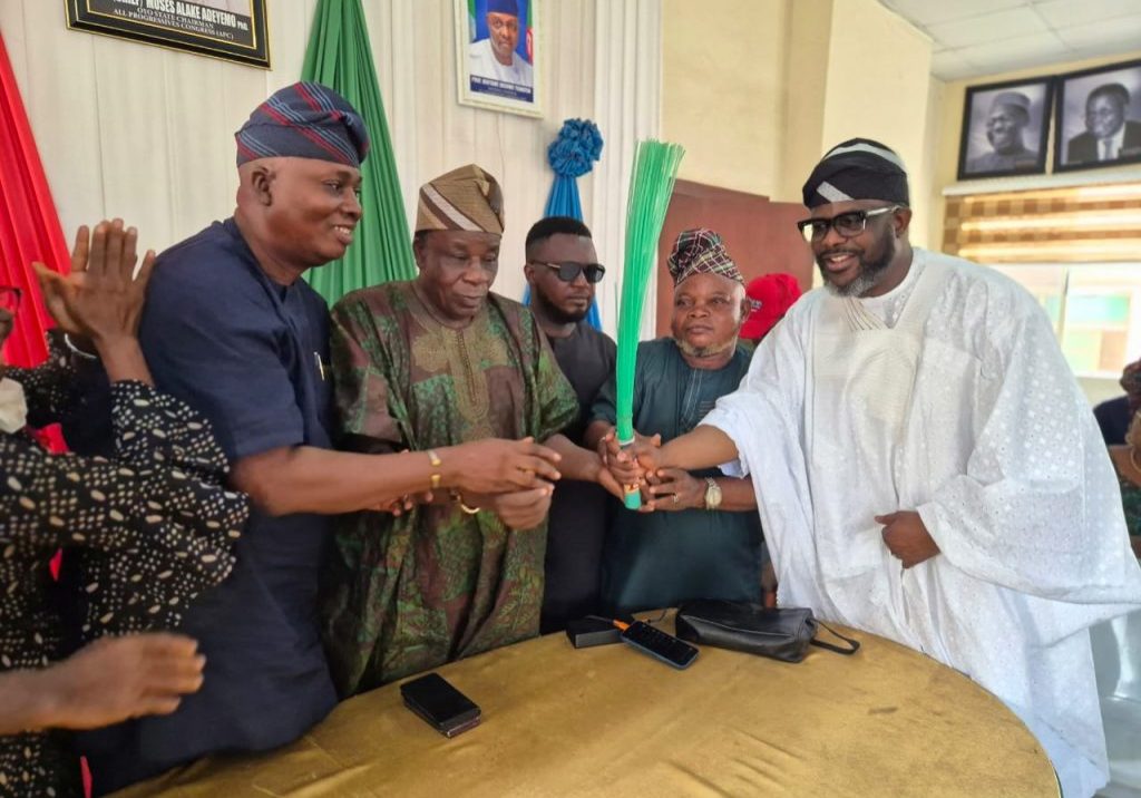 Oyo 2027: Ex- ANRP guber candidate, Ayorinde, joins APC