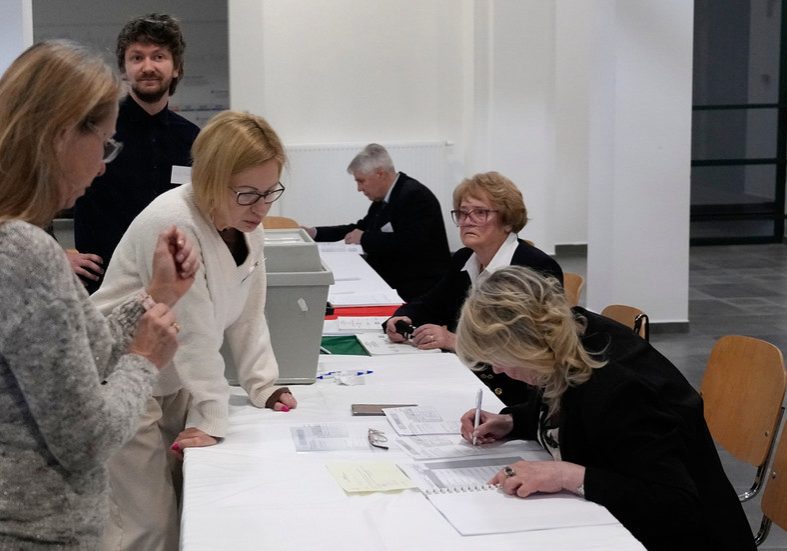 Polls open in crucial Hungarian election — RT World News