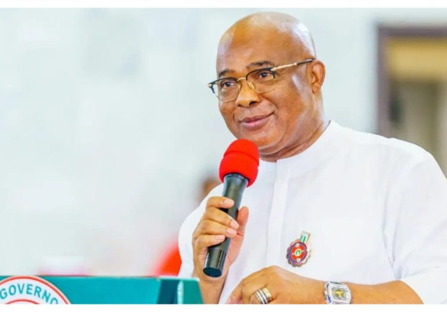 Hope Uzodimma receives PDP defectors into APC in Imo