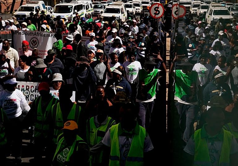 South Africa: Crowds protest against illegal immigration