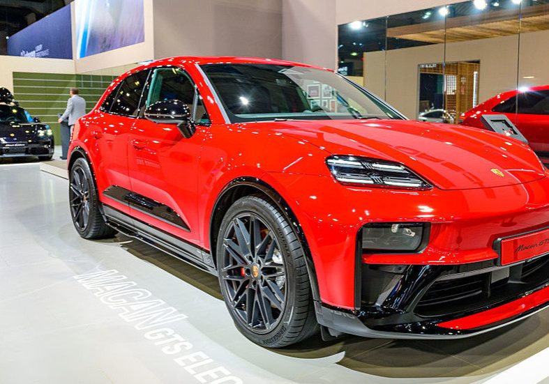 Porsche profits crash after costly EV strategy U-turn — RT Business News