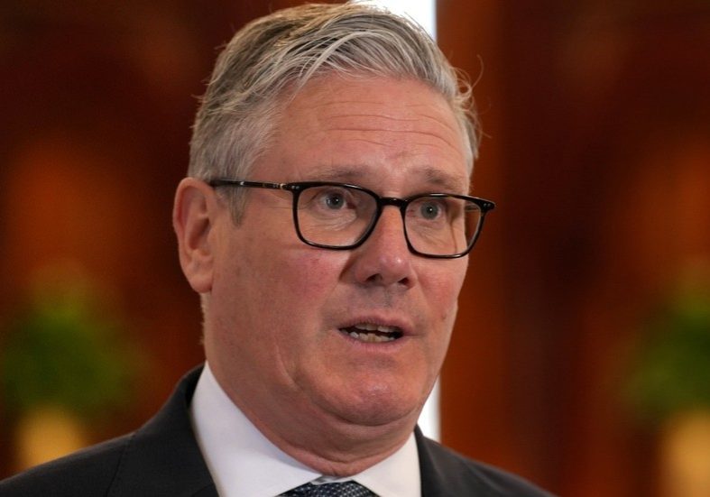 UK PM Starmer accused of ‘blatant dishonesty’ over Epstein-linked envoy — RT World News