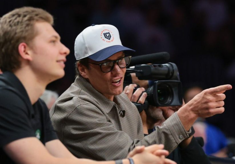 Tom Brady makes appearance on first day of Raiders' offseason program