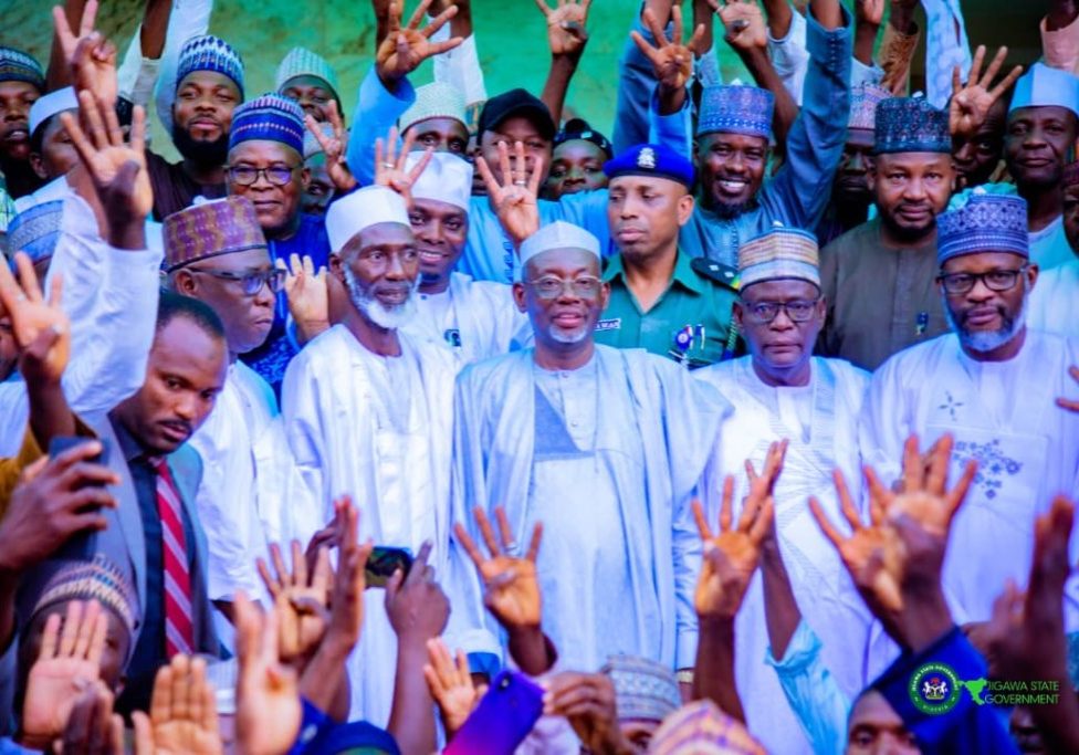 Defections deepen in Jigawa as PDP stalwarts dump party for APC