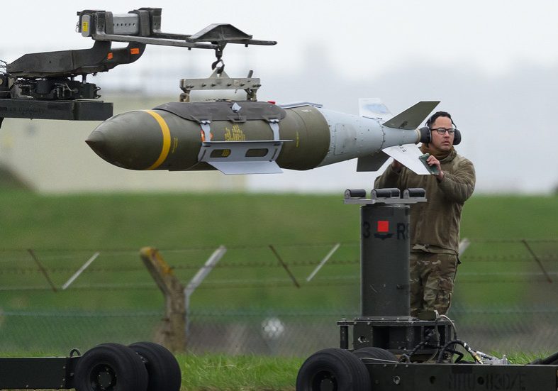 US greenlights bomb deal for Ukraine — RT World News