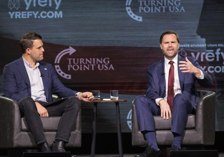 Vance heckled at key MAGA event (VIDEOS) — RT World News